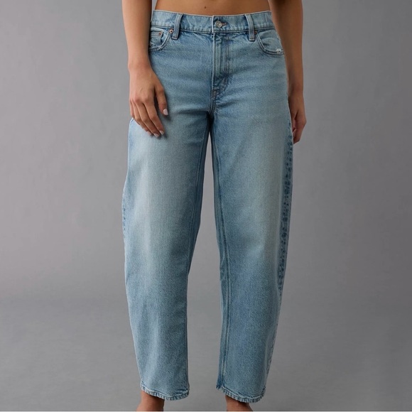 American Eagle Outfitters Denim - Barrel skylight stretch for Women (Brand new with tags never wore )short size 4